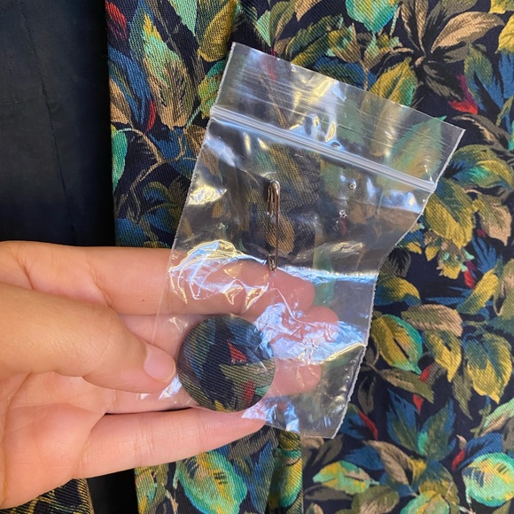 Vintage Floral Blazer - Picture 3 of 11